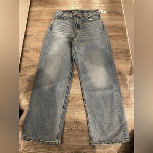 NEVER WORN W/ TAGS - Old Navy Sky-Hi Wide Leg denim jeans, size 14